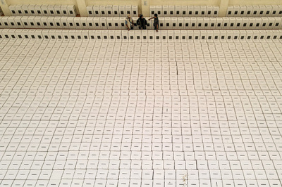 【今日の1枚】床一面に投票箱 インドネシア