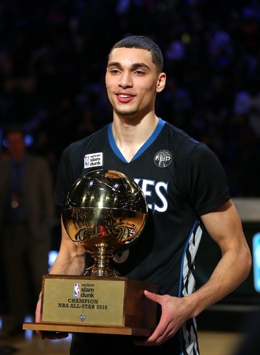 ラビーンがダンクコンテスト連覇、ゴードンとの一騎打ちを制す NBAオールスター