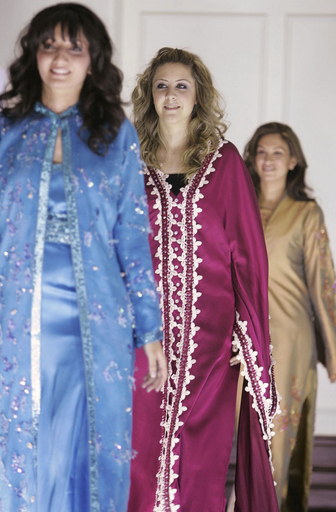 ヨルダン式伝統衣装のファッションショーが開催 - ヨルダン