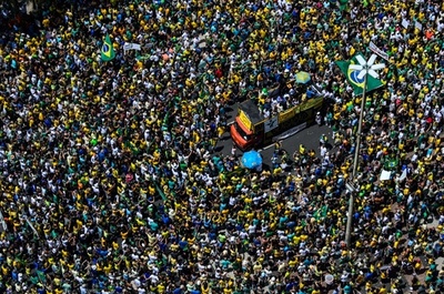 ブラジル全土で反大統領デモ、150万人が参加