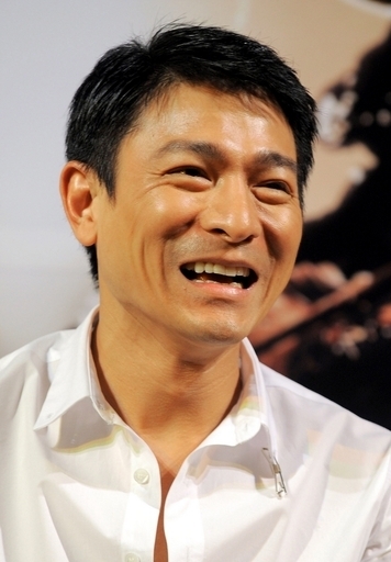 撮影中のヘリ破損で、アンディ・ラウに1700万円の賠償金支払い命令