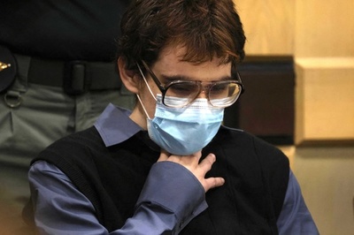 米高校銃乱射の被告、有罪認め謝罪 2018年に17人死亡