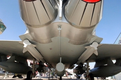 政府、F22導入断念か デイリー・ヨミウリ紙