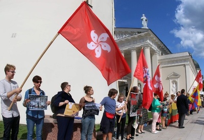 リトアニア、中国大使に抗議 香港民主派の支持集会での騒動めぐり