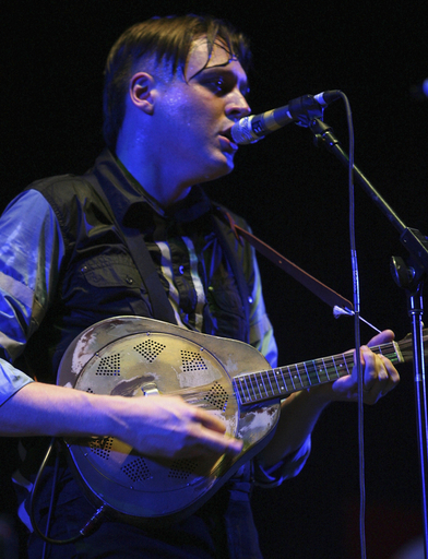 ＜コーチェラ・ミュージック・フェスティバル＞2日目にアーケイド・ファイア登場 - 米国