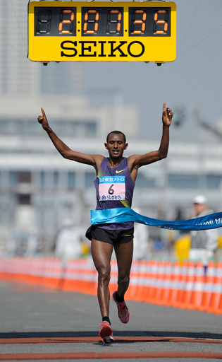 男子はメコネン 女子はアリャソワが優勝、東京マラソン