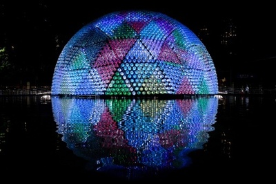 「環境にやさしい」巨大ランタン、中秋節の香港