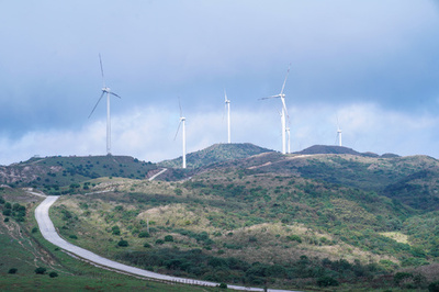 中国の発電設備容量、13.6％増