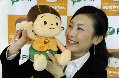 高齢者向け「癒し」ロボ、「うなずきかぼちゃん」11月発売