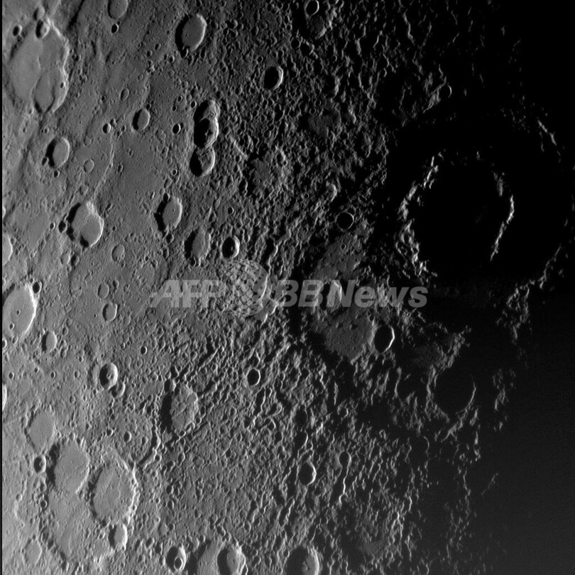 米NASA、水星探査機メッセンジャーの画像を公開