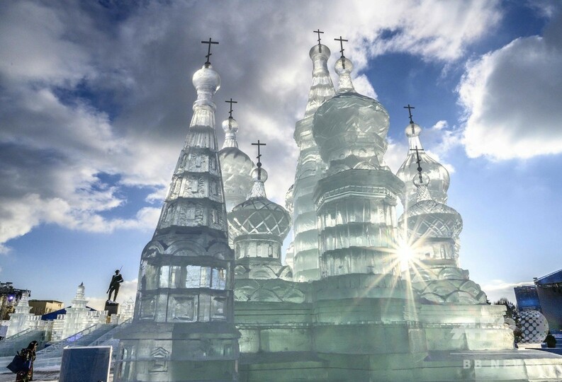 世界の名所や名画が氷像に 氷の滑り台も モスクワ 写真12枚 国際ニュース Afpbb News