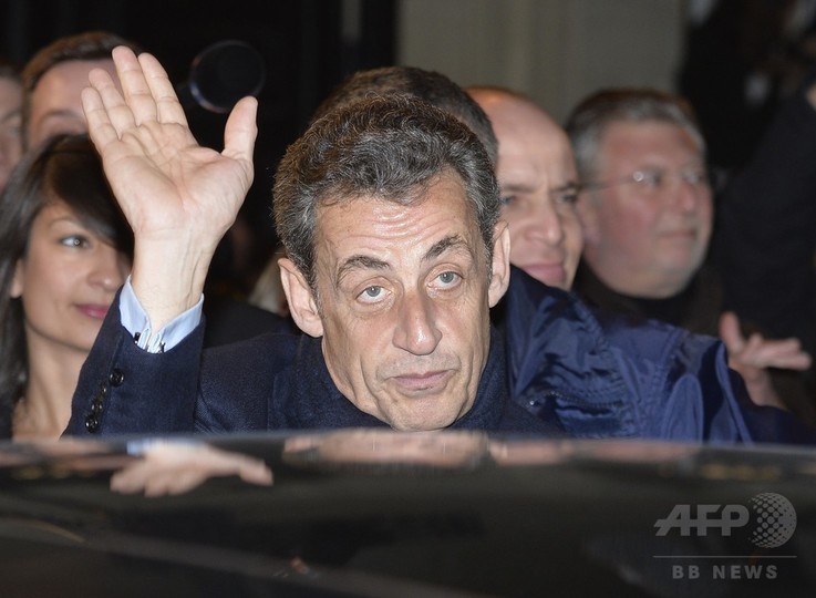 UMP党首にサルコジ前仏大統領選出、政界引退宣言から2年半 UMP党首にサルコジ前仏大統領選出、政界引退宣言から2年半