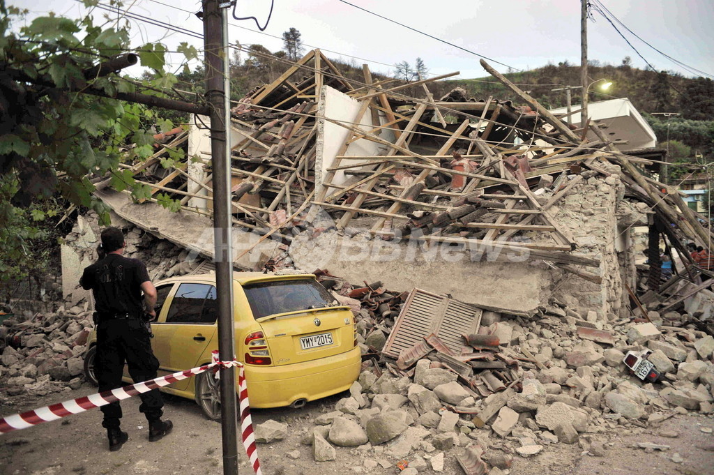 ギリシャでm6 5の地震 死者2人 写真4枚 国際ニュース Afpbb News