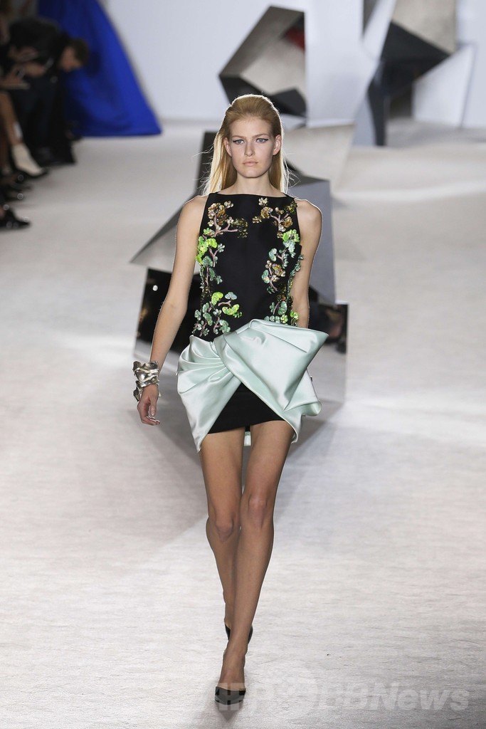 ＜14年春夏パリ・オートクチュール＞ジャンバティスタ・ヴァリ