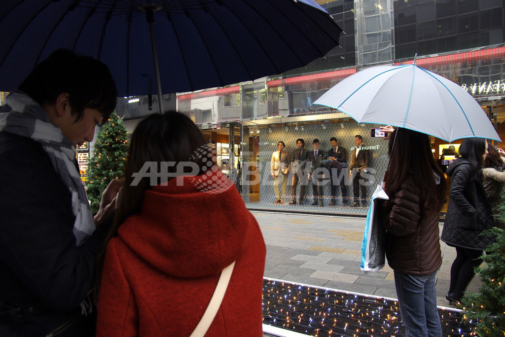 アルフレッド　ダンヒルが銀座の街と男性をオシャレにする