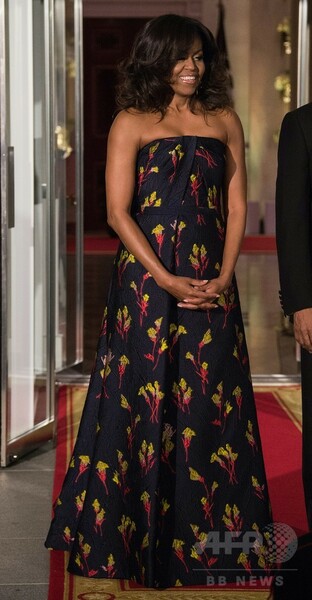 【写真特集】ミシェル・オバマ夫人、鮮やかで大胆なプリント柄ファッション