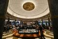 天津市の金街にあるスターバックスの店内（2024年10月13日撮影）。(c)Xinhua News
