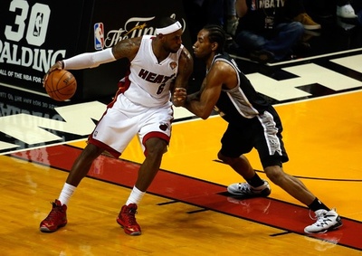 ヒートがホームで黒星、スパーズが戦績を2勝1敗に