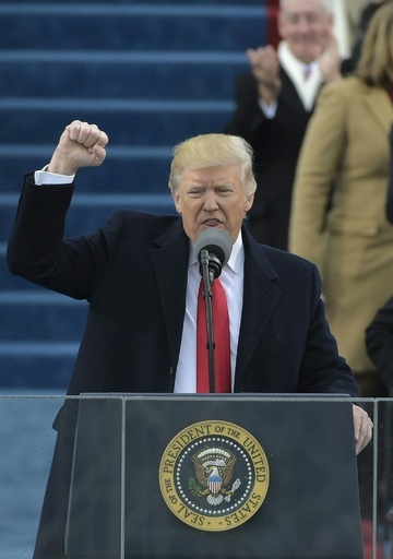 トランプ政権発足時の閣僚、身上調査で警告受けた人物も 流出文書で判明