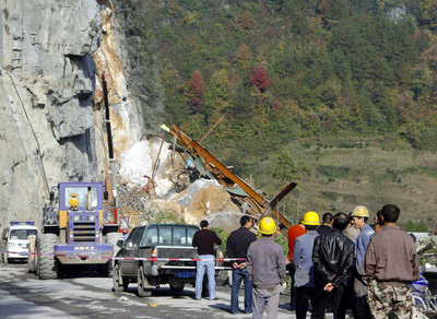中国湖北省の地滑り、死者33人に