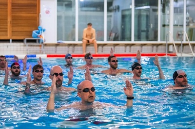  40歳以上の男性限定！ スウェーデンのアーティスティックスイミングチーム