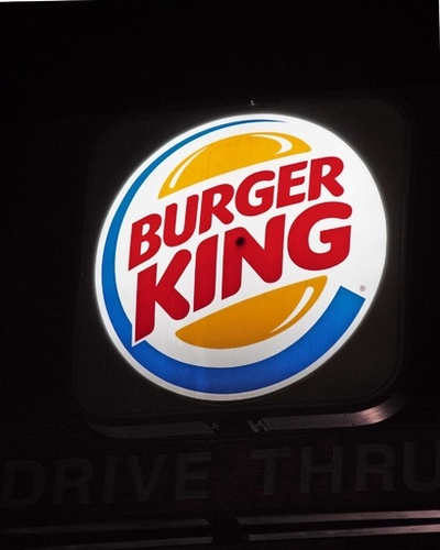 米バーガーキング、加ティム・ホートンズを買収 業界世界3位に