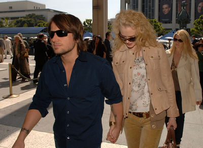 ニコール・キッドマンの夫キース・アーバン、バイク事故を起こす