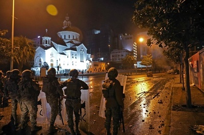 レバノン、シーア派政党と治安部隊が衝突 数十人負傷