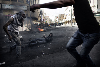 パレスチナ受刑者の死に抗議デモ、イスラエル軍発砲で2人死亡