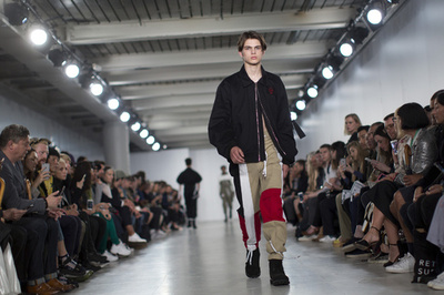 「リアム・ホッジス」17年春夏メンズ