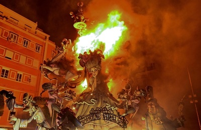 火祭り「ファリャス」 クライマックス迎えて閉幕 スペイン