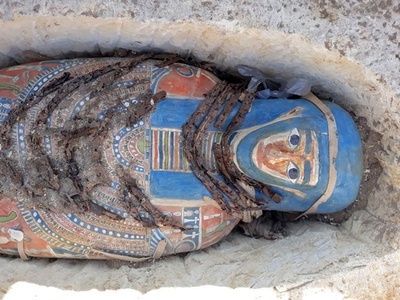 色鮮やか、2300年前のミイラ8体を発見 エジプト・ダハシュール