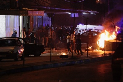 経済危機のレバノン、コロナ封鎖で状況悪化 衝突相次ぐ