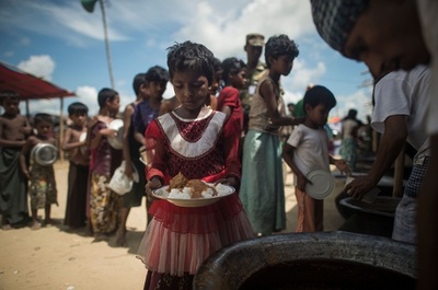 バングラとの国境付近に1万人のロヒンギャ、脱出が再び増加傾向