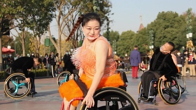 上海の車いすダンサーチーム、障害者にアートで自己表現の場を提供