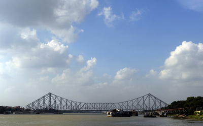 インドのマジシャン、水中脱出マジックで行方不明に 当局が捜索