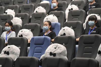 中国の映画興行収入、前年比70％減も初の世界トップに 北米抜き最大市場に