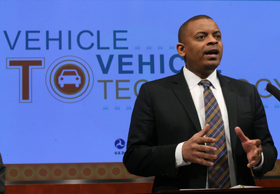 車同士の「会話」可能に、V2V通信を承認 米当局