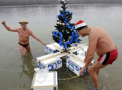 スロバキア、クリスマスに寒中水泳