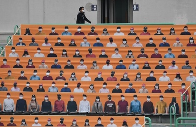 ファンなし、唾吐きなし 韓国プロ野球が開幕