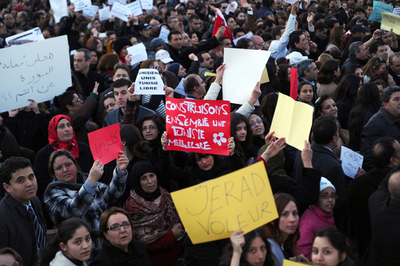 チュニジア暫定政府、閣僚の辞任相次ぐ 2日間で5人