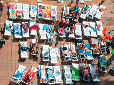 「最も迷惑な観光客」、第1位はロシア人 欧州旅行サイト