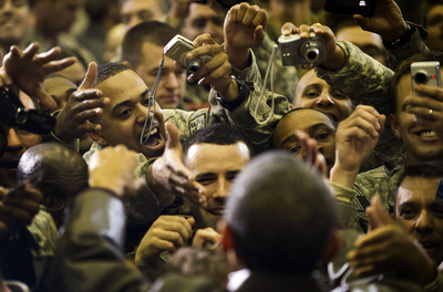 オバマ米大統領、アフガニスタンを電撃訪問