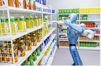 探訪・中国初の「ヒト型ロボット7S店」