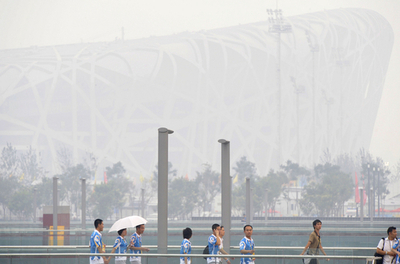 五輪開幕3日前、北京の空に再びスモッグ