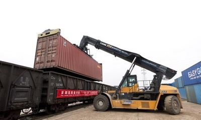 北京、中央アジア向け定期貨物列車を初運行