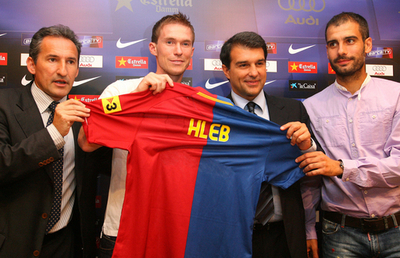 FCバルセロナ フレブの獲得を発表