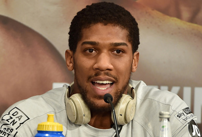 ヘビー級王者ジョシュア、人種差別は「ウイルス」と非難