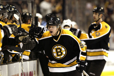 ＜06-07NHL＞ブルーインズ ペンギンズに競り勝ち今季22勝目を挙げる - 米国