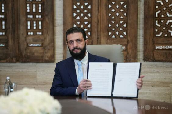 シリア暫定政府、クルド人勢力と停戦や部隊統合などで合意